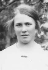  Helga Charlotta Jonsson 1907-1990